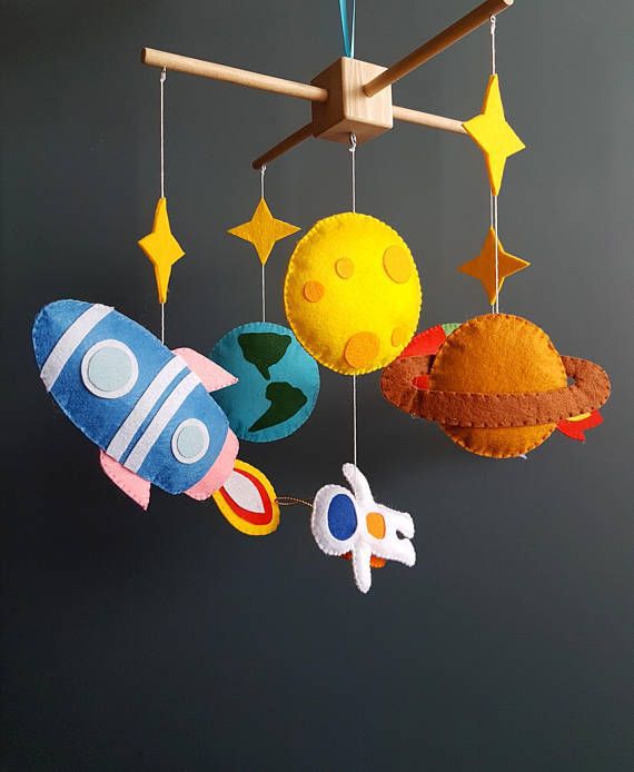 Three-dimensional mobile sculpture building
